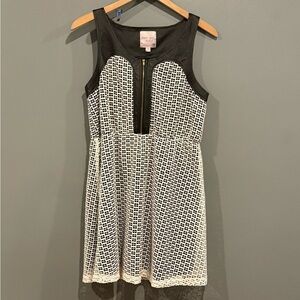 *GENTLY WORN* Romeo & Juliet Couture Size M Faux Leather & Lace Detailed Dress